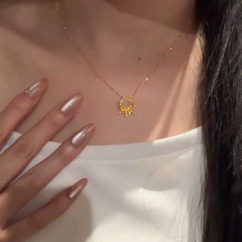 Exquisite Clavicle Necklaces Bring A Touch Of Luxury