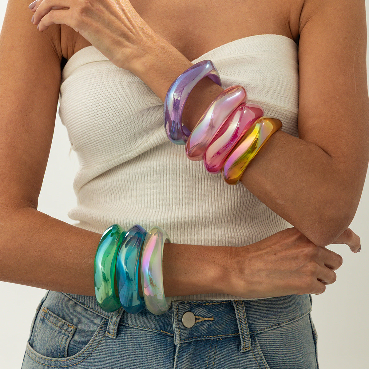 Personalized Iridescent Resin Bracelet With A Gradient Effect