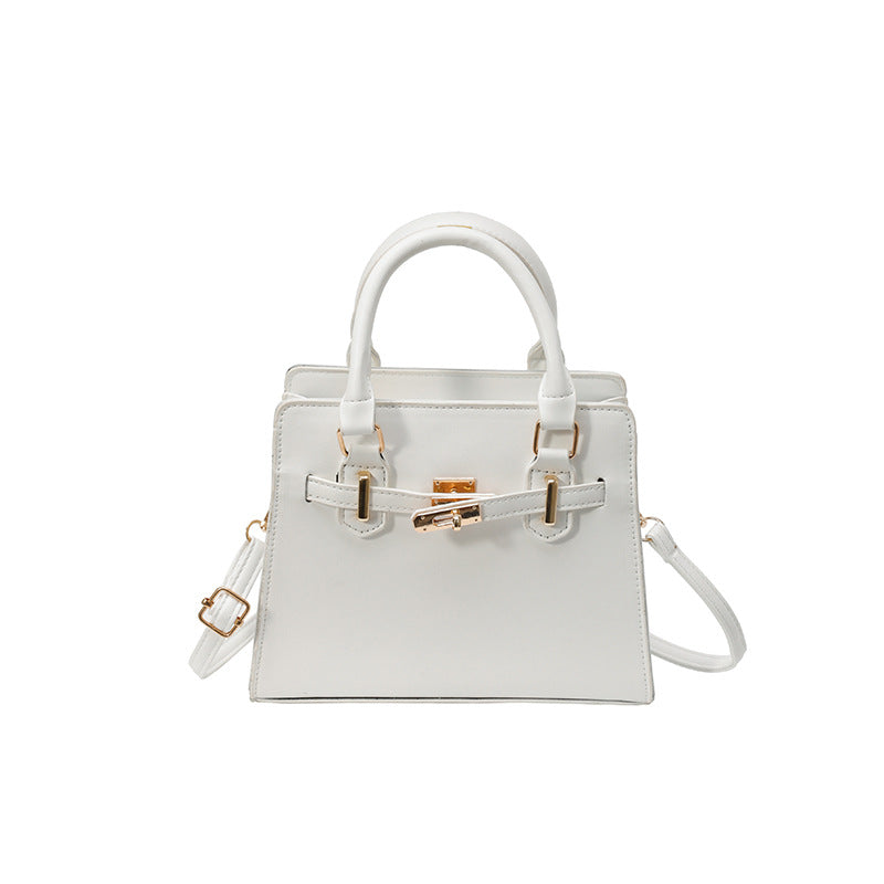 Minimalist Leather-buckle Crossbody Bag With A Soft Exterior And Large Capacity