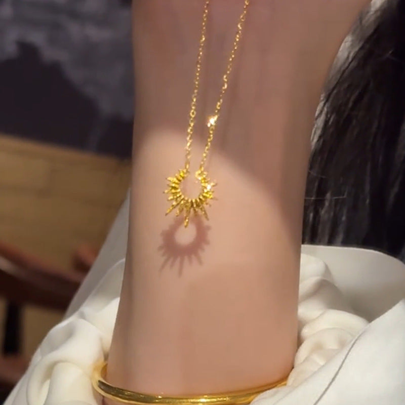 Exquisite Clavicle Necklaces Bring A Touch Of Luxury