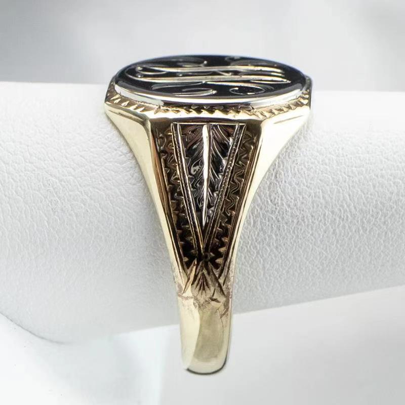 Fashionable Vintage Carved Letter Ring