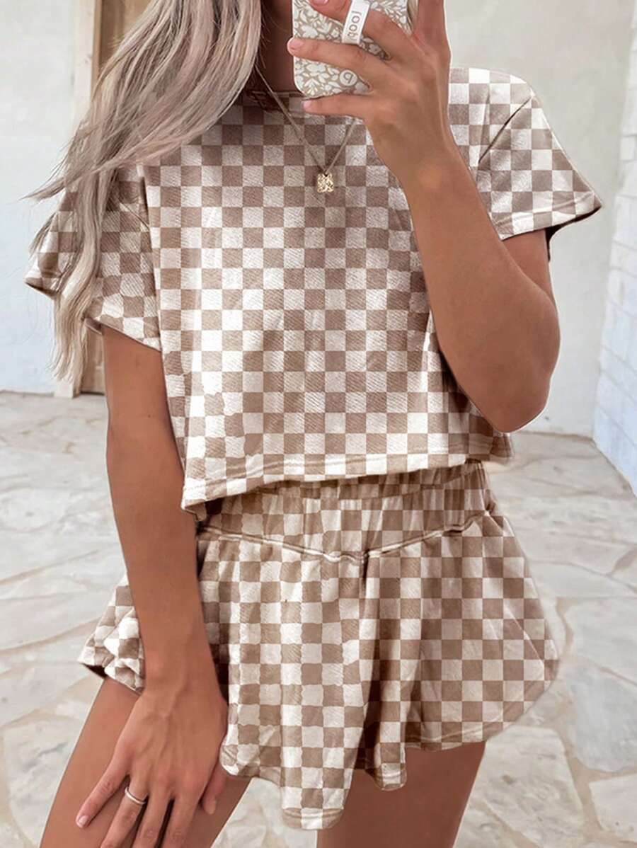 Womens Loose-Fit Checkerboard Short-Sleeve Top And Shorts Set