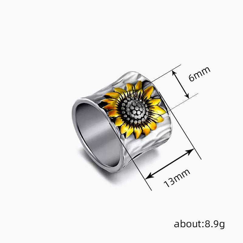 Retro Wide Band Sunflower-patterned Creative Ring