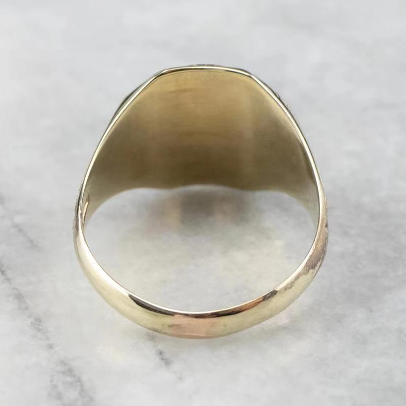 Fashionable Vintage Carved Letter Ring