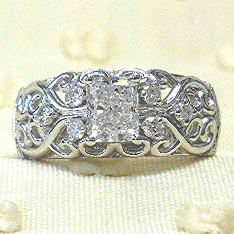 Womens Retro Court-Style Hollowed-Out Zircon Ring