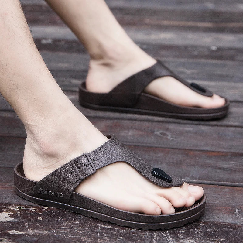 2026 New Summer Flip-flops for Men, Anti-slip, Trendy and Casual Solid-color Beach Shoes