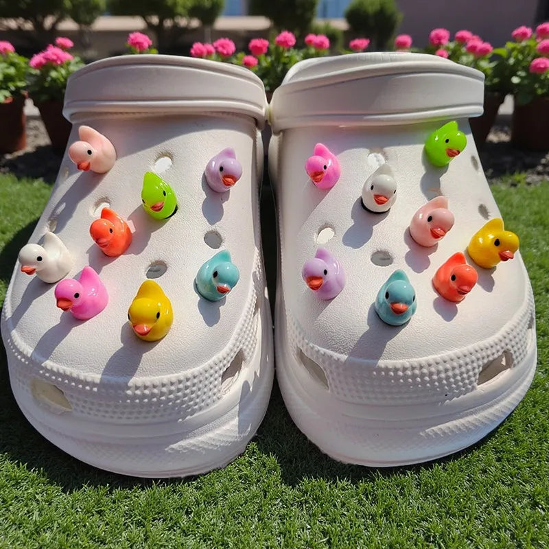 New Whole Set Hot Sale DIY Hole Shoes Charms for Little Yellow Duck Charms Designer Quality Garden Shoe Decoration Girl Gift