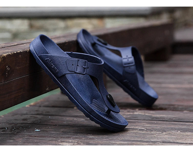 2026 New Summer Flip-flops for Men, Anti-slip, Trendy and Casual Solid-color Beach Shoes