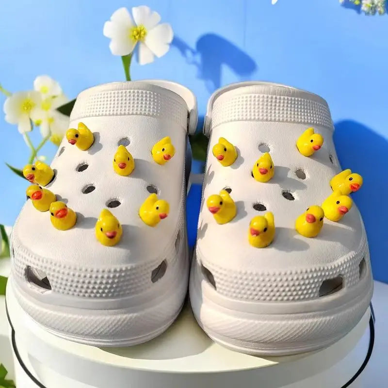 New Whole Set Hot Sale DIY Hole Shoes Charms for Little Yellow Duck Charms Designer Quality Garden Shoe Decoration Girl Gift