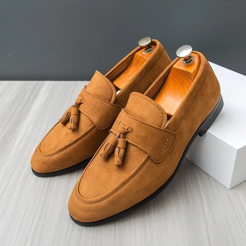 Mens Tassels Loafers Comfortable Suede Shoes Men Leather Low-heel Wedding Moccasins British Style Non-Slip Retro Driving Shoes