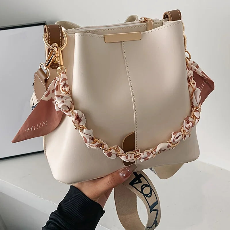 New Luxury Fashion Women's Shoulder Bag Large Capacity Bucket Bag With Ribbon Chain Crossbody Bag Commuting