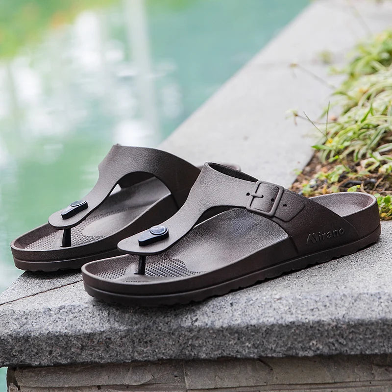 2026 New Summer Flip-flops for Men, Anti-slip, Trendy and Casual Solid-color Beach Shoes