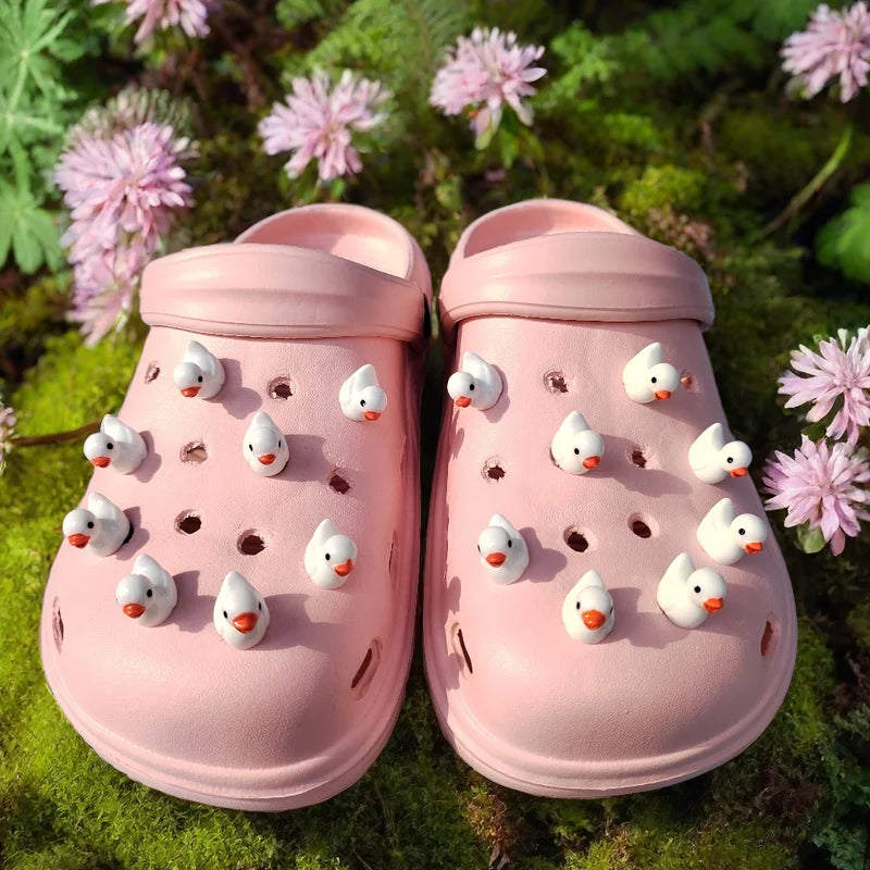 New Whole Set Hot Sale DIY Hole Shoes Charms for Little Yellow Duck Charms Designer Quality Garden Shoe Decoration Girl Gift