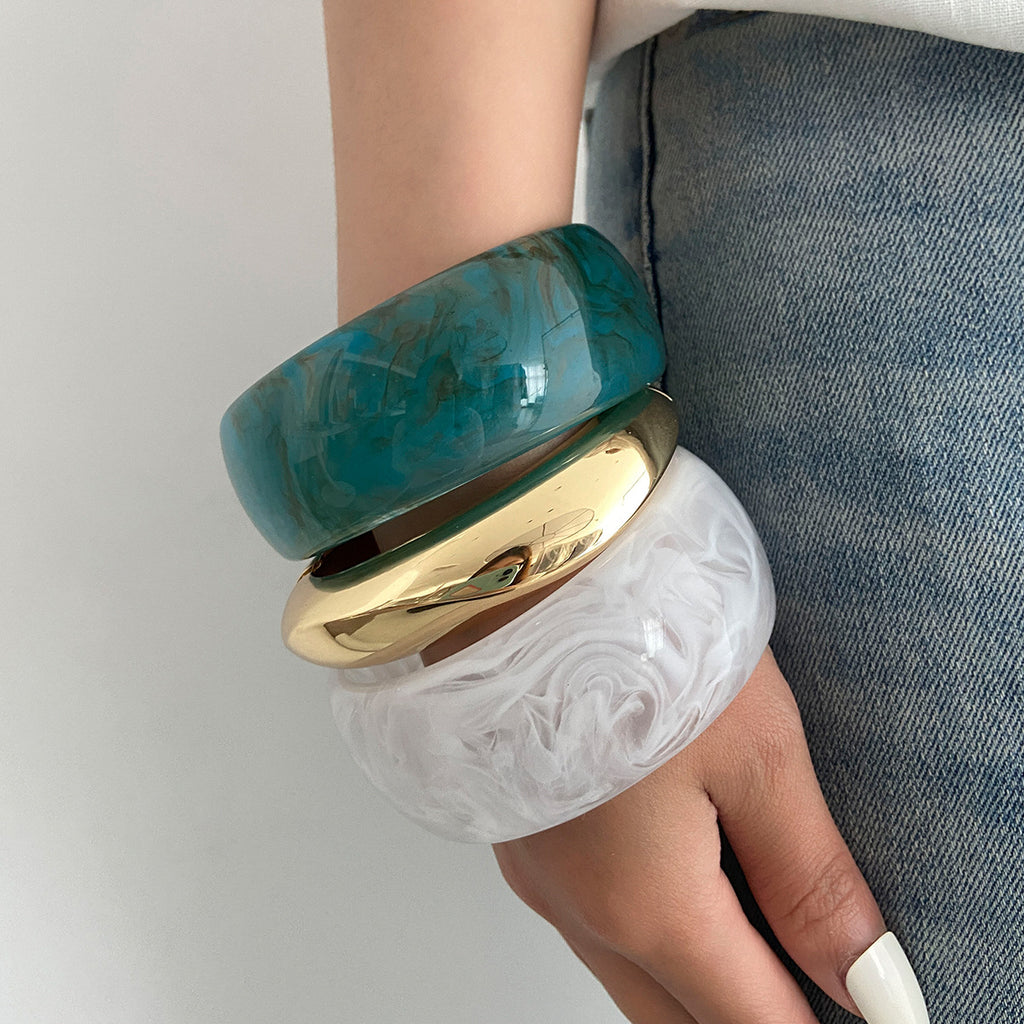 Exaggerated, Translucent Resin-dyed Bracelet