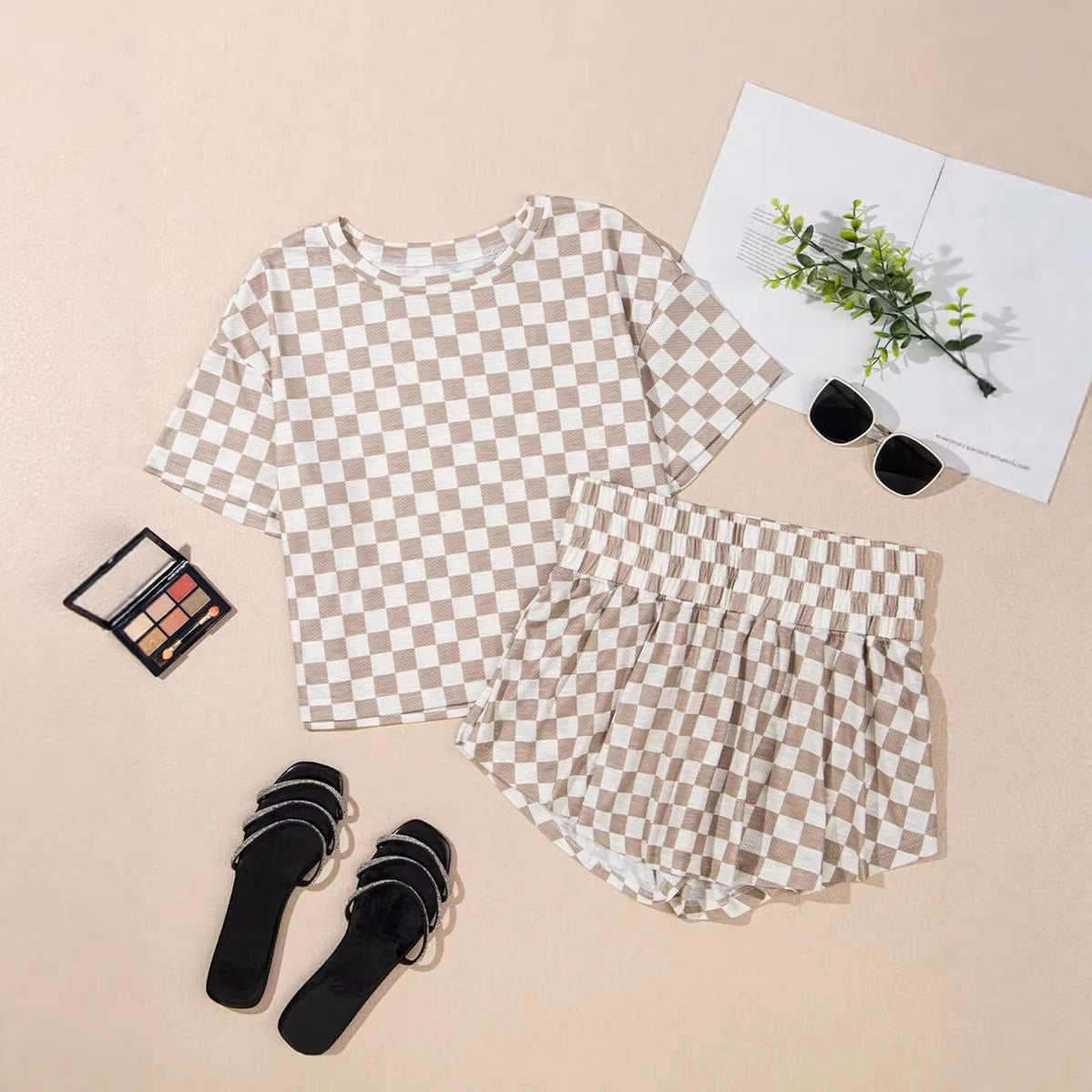 Womens Loose-Fit Checkerboard Short-Sleeve Top And Shorts Set