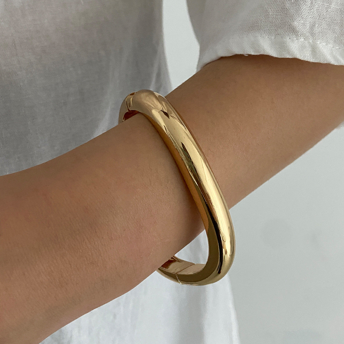 Ombre-textured Acrylic Wide Bracelet For Women