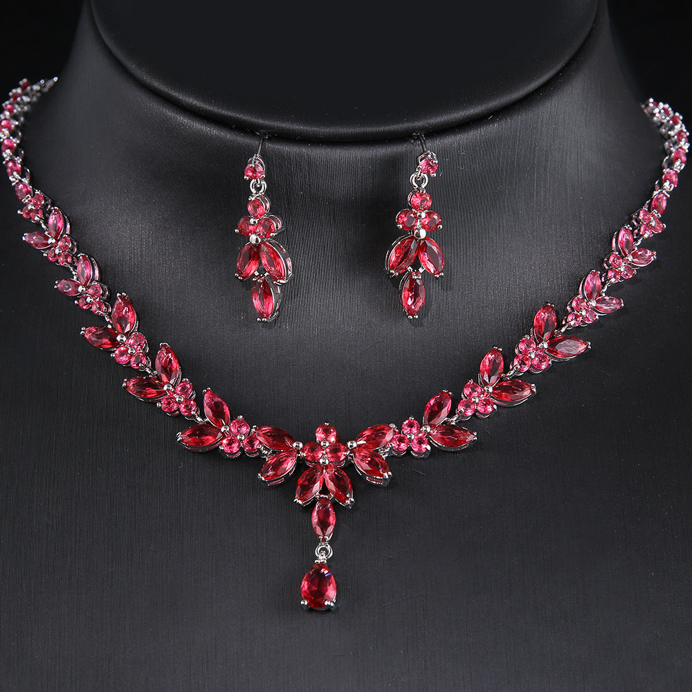 Elegant Long Horse-Eye Waterdrop Zircon Platinum Necklace