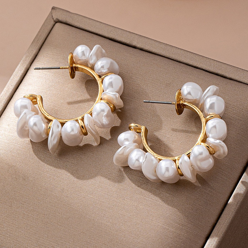 Fashionable Irregular C-Shape Pearl Earrings